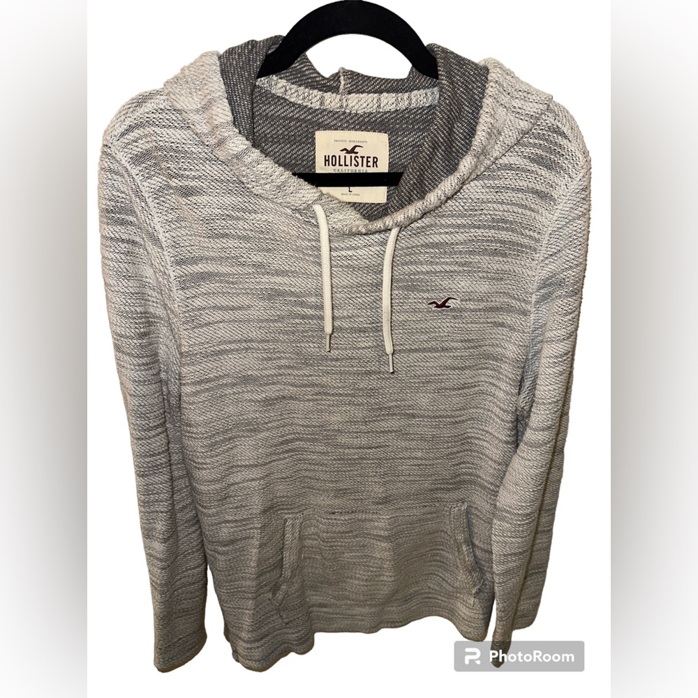 Men’s Hollister pullover hoodie